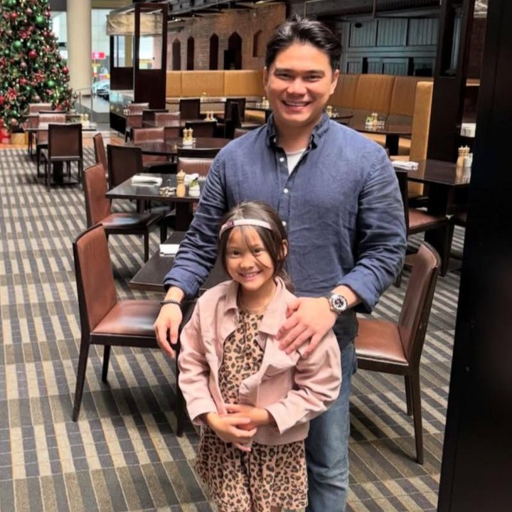 <p>Brie lahir pada 21 September 2017 dan kini sudah berusia delapan tahun, Bunda. Dari beberapa unggahan di media sosial, terlihat ia memiliki hubungan yang dekat dengan sang ayah, Vicky. Bahkan, baru-baru ini Brie ikut bisnis <em>trip</em> ke Melbourne bersama sang Ayah. (Foto: Instagram @vickykharisma)</p>