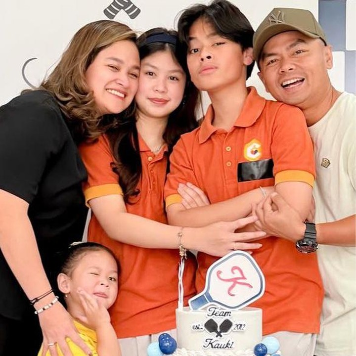 <p>Melihat dari <em>caption</em> di unggahannya, Ayu Natasya mengucapkan selamat untuk Kauki di hari ulang tahunnya. "Selamat Ulang Tahun Anak Sholeh Ayah Bunda, Jagoan Anak Ayah Bunda &ldquo;KAUKI&rdquo;..Insya Allah Kakak Kauki tumbuh menjadi pribadi yang penuh kasih, berani, penuh rasa syukur, tanggung jawab dan cerdas," tulis Ayu melalui Instagramnya. (Foto: Instagram @revtiayunatasya)</p>