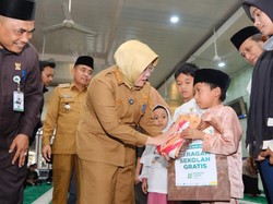 Seluruh Anak Yatim Dhuafa di Siak Dapat Santunan Bulanan-Seragam Gratis