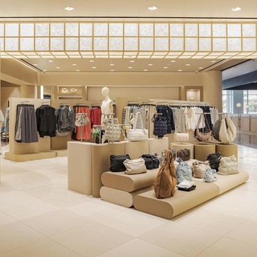 Menilik Ritel Fesyen dengan Sentuhan Jepang yang Minimalis