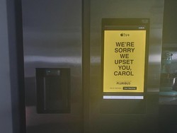 Gara-Gara Iklan Apple di Kulkas Samsung, Wanita Ini Masuk RS