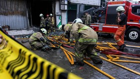 Kapolsek Kemayoran Alami Luka Berat saat Kebakaran Gedung di Jakpus