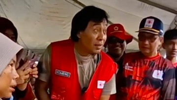 Komeng Hadirkan Tawa di Pengungsian Banjir Sumatra