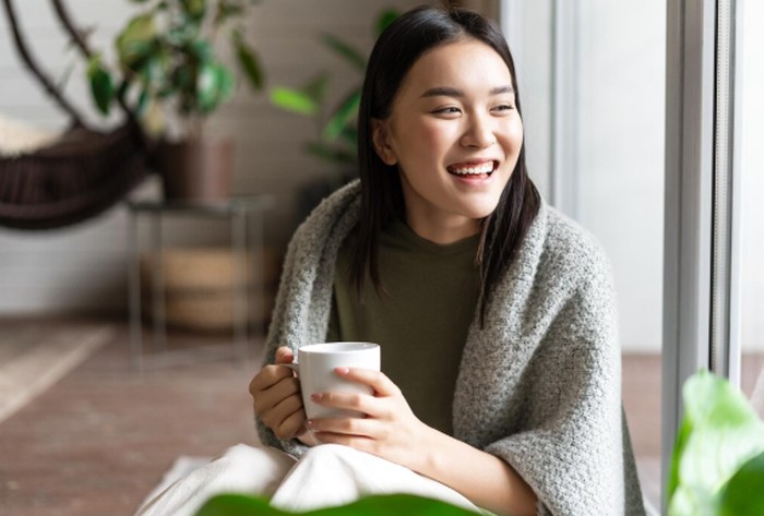 Cara seseorang memperlakukan diri sendiri adalah indikator utama self-worth. Penelitian membuktikan bahwa self-care meningkatkan kualitas hubungan dan kesejahteraan emosional./ Foto: freepik.com/benzoix