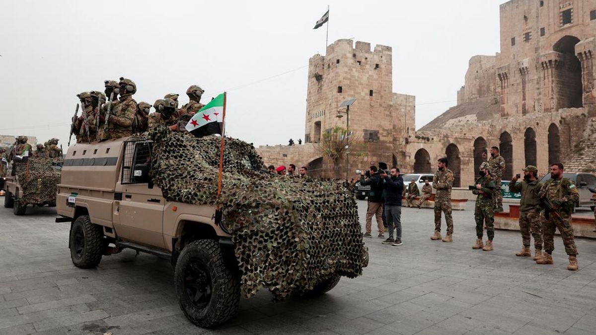 Suriah Membara, Pasukan Pemerintah Bentrok Dengan Isis Dan Milisi Assad