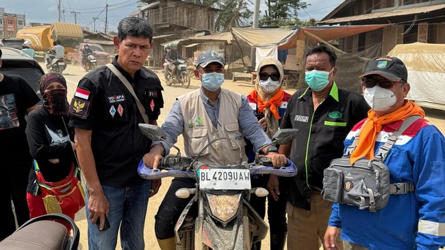 Air bersih itu disalurkan ke sejumlah titik padat penduduk yang belum banyak tersentuh bantuan, seperti Desa Pahlawan, Kampung Durian, dan Lapas Kampung Dalam.