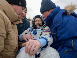 Video: Momen 3 Astronaut Soyuz MS-27 Pulang ke Bumi, Mendarat di Kazakhstan