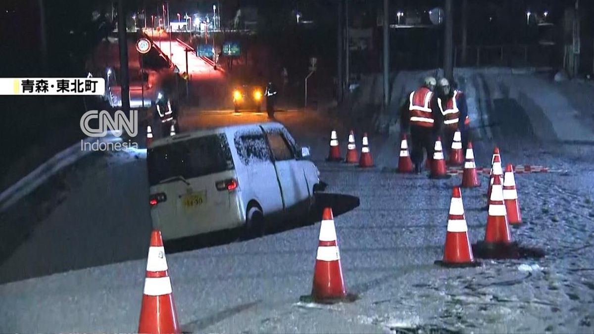 Porak-poranda Jepang Usai Dilanda Gempa M 7.5, 30 Orang Terluka