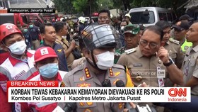 VIDEO: Korban Tewas Kebakaran Kemayoran Dievakuasi ke RS Polri