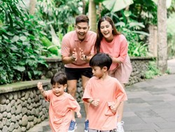Parenting Ardina Rasti dan Suami: Tak Memaksa Anak, Terapkan Aturan Screen Time