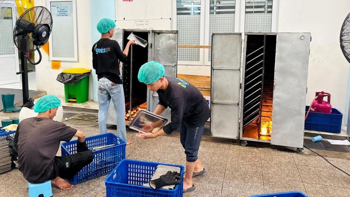 SPPG Sukamantri Adopsi Oven Ompreng untuk MBG, Pertama di Indonesia