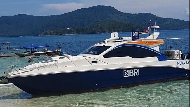 Teras BRI Kapal, layanan perbankan terapung untuk masyarakat pesisir, inisiatif BRI ini tingkatkan inklusi keuangan dan dukung ekonomi lokal.