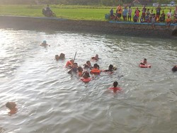 4 Orang Terpental ke Sungai Usai Kecelakaan Motor di Saden Bantul, 1 Tewas