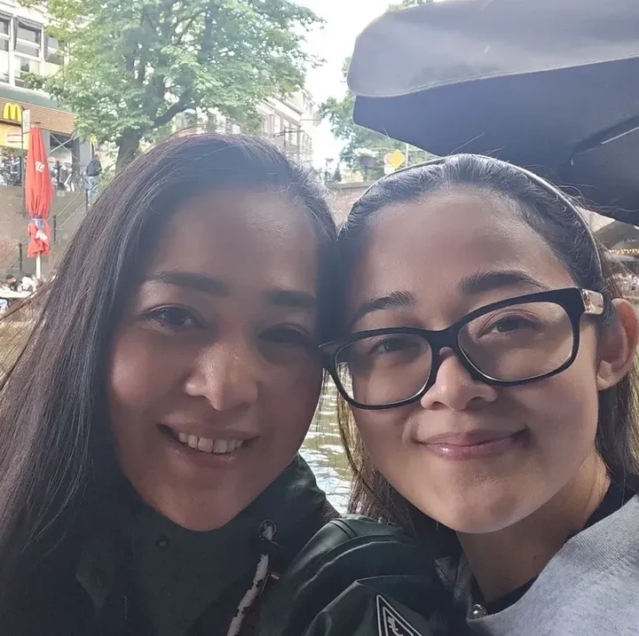 <p>Ucapan selamat datang dari kakak Gisela, Gracia Indri. Di kolom komentar, Bunda satu anak ini memberikan ucapan selamat dan menyematkan emoticon hari merah. "Selamat untuk kalian berdua," tulisnya. Selain Gracia, beberapa rekan artis juga memberikan ucapan selamat. "selamat, Cindyyyy! bahagia terus," ujar aktor Joshua Suherman. "<em>Waaah</em> <em>congraaatsss</em>," tulis presenter Feni Rose. (Foto: Instagram @giselacindy12)</p>