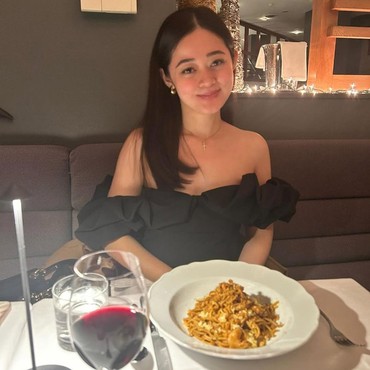 Calon Suami Dirahasiakan, 7 Momen Gisela Cindy Dilamar Pakai Cincin Berlian di Ultah ke-31