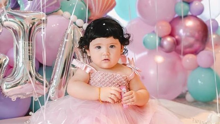 Hagia Anak Jessica Iskandar & Vincent Verhaag Ultah Pertama