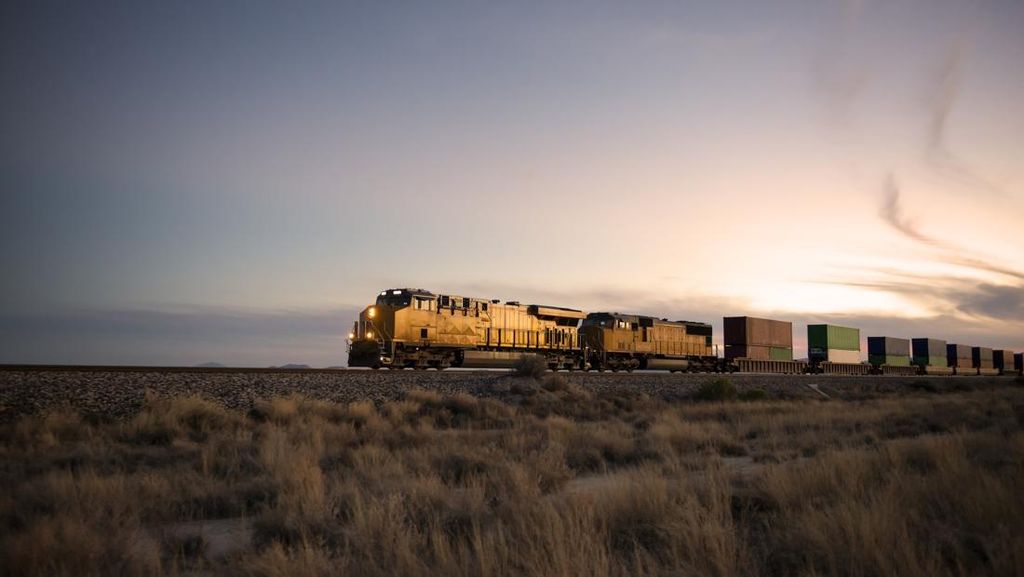 Viral Lokomotif KA Probowangi Semburkan Api, KAI Beri Penjelasan