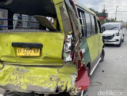 4 Kendaraan Terlibat Kecelakaan Beruntun di Depan Polda Sumut, 1 Orang Terluka