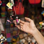 Kisah Rombongan Turis Disekap oleh Pemandu Wisata di Toko Oleh-Oleh Gegara Tolak Belanja