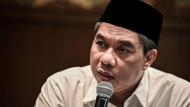 Penjabat Ketua Umum PBNU, KH Zulfa Mustofa, menggelar konsolidasi daring dengan pengurus NU. Ia berkomitmen menata kelembagaan dan menghindari money politics.