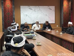 Bendesa Adat Banyuasri Ancam Gugat Jika MDA Bali Tak Penuhi Tuntutan