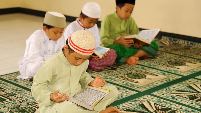 Mengapa Allah SWT Menyebut Anak Yatim dalam Al-Quran?