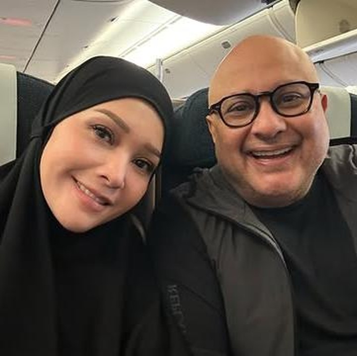 <p>"Bismillah, kami berangkat dulu ke tanah suci. Akan kami doakan juga untuk Indonesia. Minus Dul Jaelani," tulis Maia Estianty lewat Instagramnya. (Foto: Instagram @maiaestiantyreal)</p>