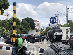 Lalin Jalan Margo Utomo Padat Imbas Penutupan Jembatan Kewek