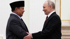 Australia Larang Anak Main Medsos sampai Prabowo Temui Putin di Moskow