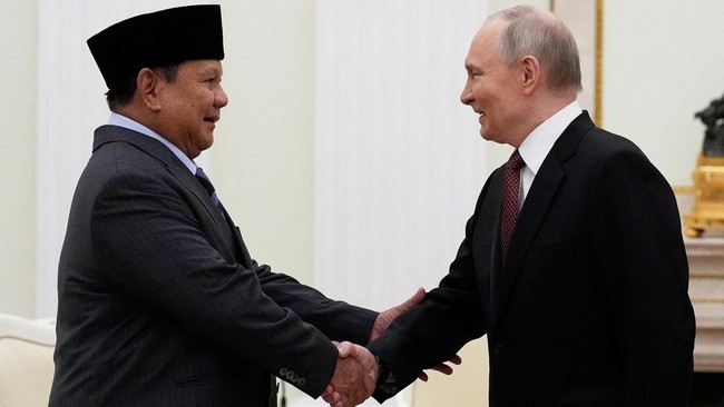 Kepada Prabowo, Putin mengatakan hubungan ekonomi RI dan Rusia telah berkembang dengan konsisten seiring 75 tahun hubungan diplomatik kedua negara.