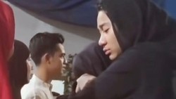 Interaksi Disorot, Ini 7 Momen Pertemuan Azizah Salsha & Pratama Arhan Usai Cerai