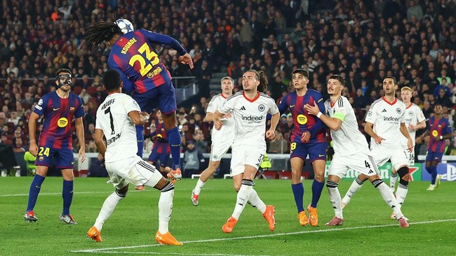 Barcelona mengalahkan Eintracht Frankfurt pada pekan keenam fase grup Liga Champions.