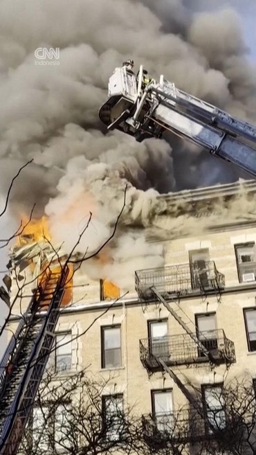 Detik-detik Kebakaran Apartemen di Kota New York