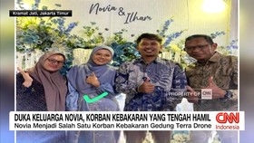 VIDEO: Duka Keluarga Korban Kebakaran Gedung Terra Drone