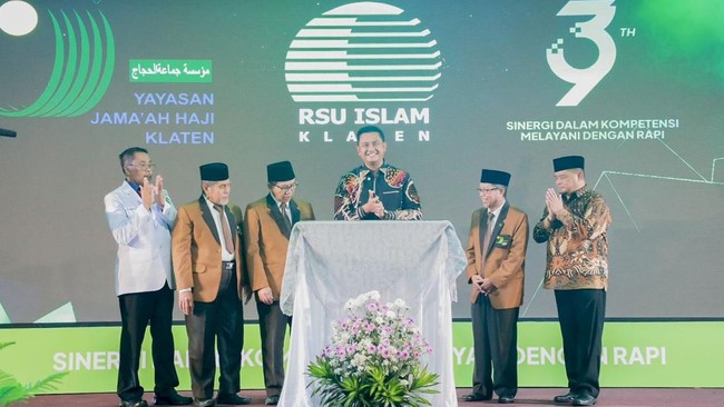 Bupati Klaten, Hamenang Wajar Ismoyo, resmikan Gedung Medinah dan Jeddah di RSU Islam Klaten, sinergi untuk pelayanan kesehatan yang lebih baik.
