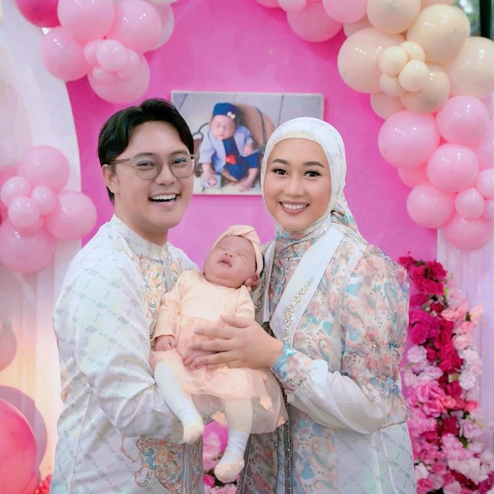 <p>Seperti diketahui, keduanya telah dikaruniai satu anak perempuan yang lahir pada 22 Juli 2025. Si Kecil diberi nama Diarta Maiza Pramasvara atau biasa dipanggil <em>Baby</em> Diar. Kehadirannya menambah warna baru bagi Danang dan istri yang telah lama menantikan momen ini.&nbsp;(Foto: Instagram @hemasnura)</p>