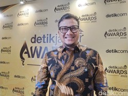 Semangat Daniel Mutaqien Menginspirasi  Generasi Muda di detikJabar Awards 2025