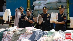 Bea Cukai Buka Peluang Salurkan Baju Impor Ilegal ke Korban Bencana