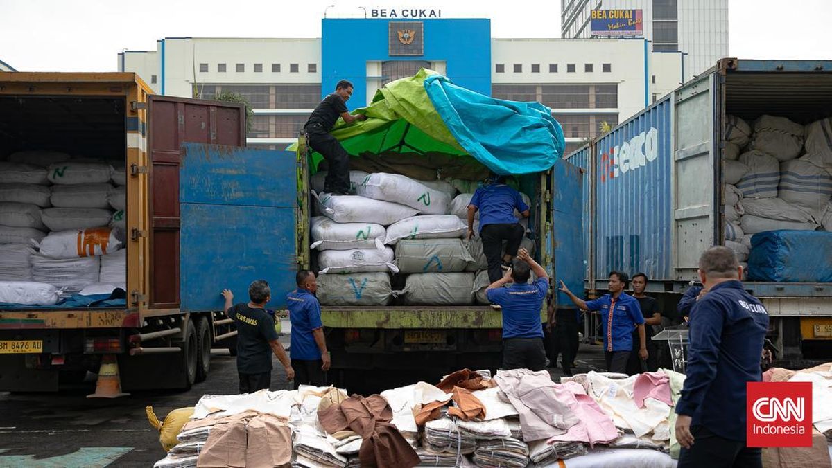 Bea Cukai Gagalkan Penyelundupan Garmen dan Mesin Rokok Ilegal ke RI