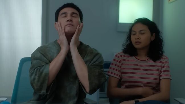 Sinopsis Lupa Daratan tentang aktor bayaran termahal, Vino, alami perubahan drastis akibat kemampuan aktingnya tiba-tiba lenyap.