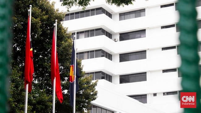 KBRI Singapura menyatakan telah memberikan pendampingan kepada keluarga warga negara Indonesia (WNI) korban tabrakan mobil di Singapura yang meninggal dunia.