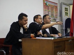 JPU Pertanyakan BAS Advokat Ketua Tim Advokat Haji Alim