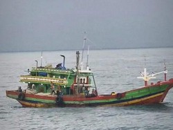 KKP Selamatkan Kapal Nelayan yang Hampir Tenggelam di Laut Jawa