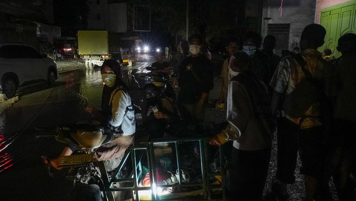 Bahlil Ungkap Alasan Listrik di Aceh Belum Pulih 100% Imbas Banjir