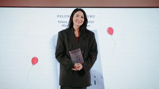 Penulis dan kreator Nanti Kita Cerita Tentang Hari Ini (NKCTHI), Marchella FP, merilis buku ketujuhnya.