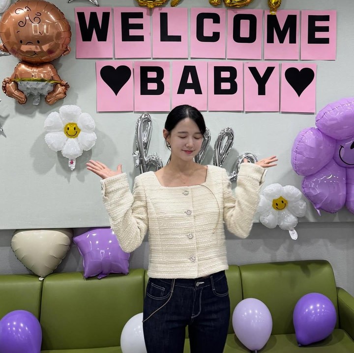 <p>Bunda masih ingat dengan drama Korea <em>The Moon That Embraces the Sun</em>? Salah satu bintang di drama ini, Nam Bo Ra, baru saja menyampaikan kabar bahagia. Perempuan 36 tahun ini mengumumkan kehamilan pertamanya ke publik. (Foto: Instagram @nambora)</p>