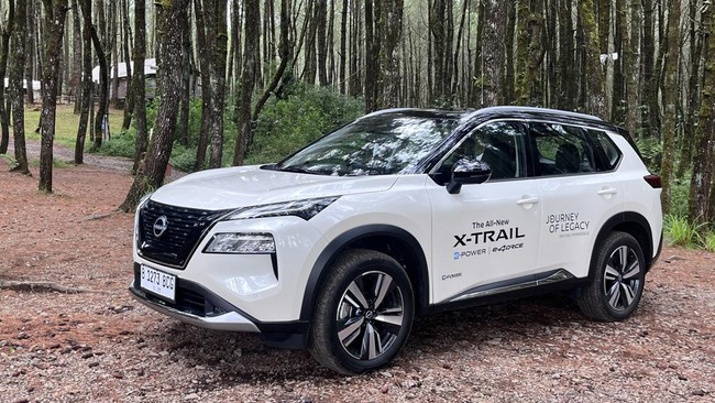 Nissan X-Trail e-Power with e-4ORCE yang meluncur pada Juli mulai dikirim ke konsumen.