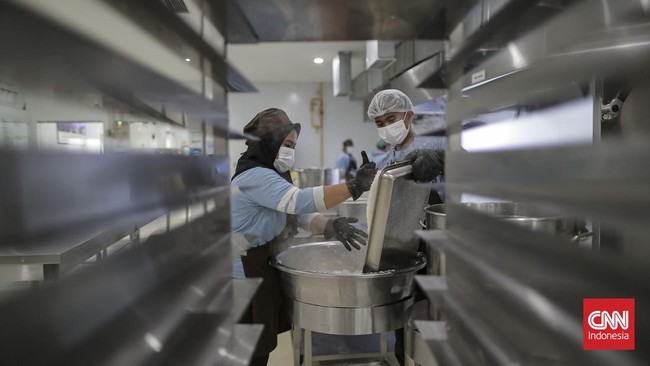 SMA Negeri 2 Pamekasan menolak 1.022 porsi paket MBG karena menemukan menu ikan lele masih dalam kondisi mentah termarinasi, bahkan ada yang masih hidup.