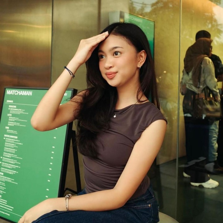 <p>Paras cantik anak pertama Enda Ungu ini selalu berhasil mencuri perhatian setiap kali potretnya tersebar di media sosial. Bahkan, wajahnya suka membuat netizen gagal fokus nih, Bunda. (Foto: Instagram @zara_leola_official)</p>