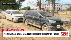 VIDEO: Proses Evakuasi Kendaraan di Lokasi Terdampak Banjir